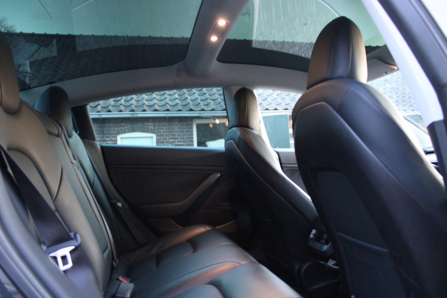 Tesla Model 3 Performance AWD 75 kWh SOh LEER NAVI PANO 105000KM!!
