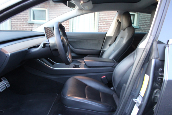 Tesla Model 3 Performance AWD 75 kWh SOh LEER NAVI PANO 105000KM!!