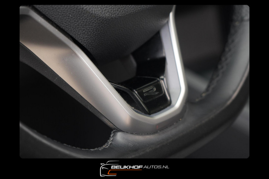 Volkswagen Golf 1.5 eTSI R-Line Pano H&K Audio Cruise Camera