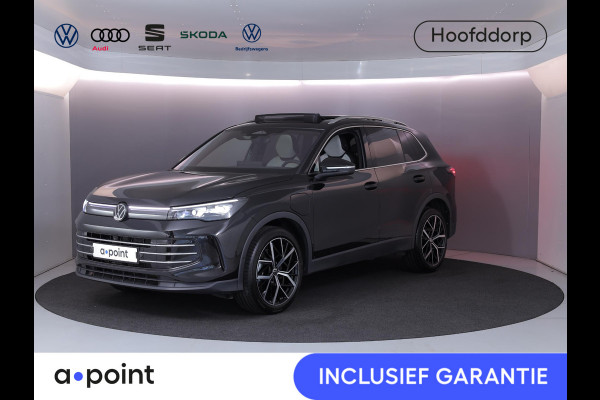 Volkswagen Tiguan 1.5 eHybrid Elegance 204 pk Automaat (DSG) | SOH 100% | Verlengde garantie | Navigatie | Panoramadak | Trekhaak (wegklapbaar) | Parkeersensoren (Park assist) | Rondomzicht camera | Stoelverwarming v/a |