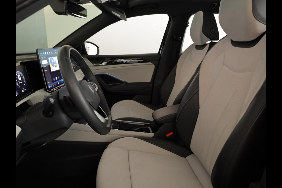 Volkswagen Tiguan 1.5 eHybrid Elegance 204 pk Automaat (DSG) | SOH 100% | Verlengde garantie | Navigatie | Panoramadak | Trekhaak (wegklapbaar) | Parkeersensoren (Park assist) | Rondomzicht camera | Stoelverwarming v/a |