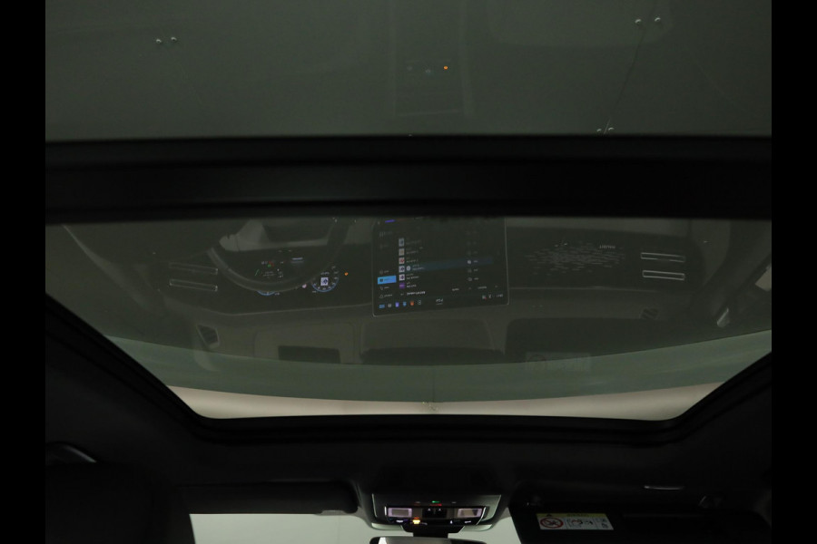 Volkswagen Tiguan 1.5 eHybrid Elegance 204 pk Automaat (DSG) | SOH 100% | Verlengde garantie | Navigatie | Panoramadak | Trekhaak (wegklapbaar) | Parkeersensoren (Park assist) | Rondomzicht camera | Stoelverwarming v/a |