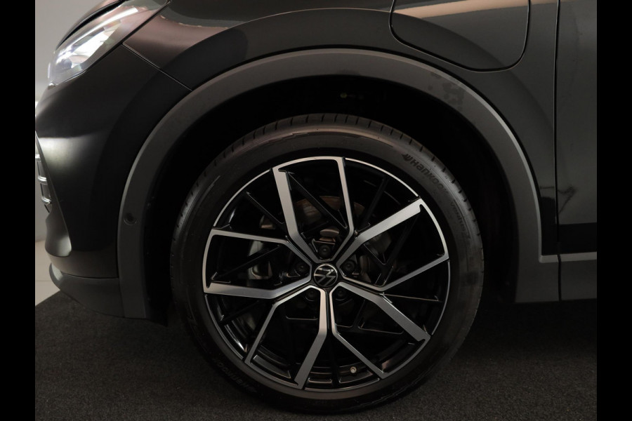 Volkswagen Tiguan 1.5 eHybrid Elegance 204 pk Automaat (DSG) | SOH 100% | Verlengde garantie | Navigatie | Panoramadak | Trekhaak (wegklapbaar) | Parkeersensoren (Park assist) | Rondomzicht camera | Stoelverwarming v/a |