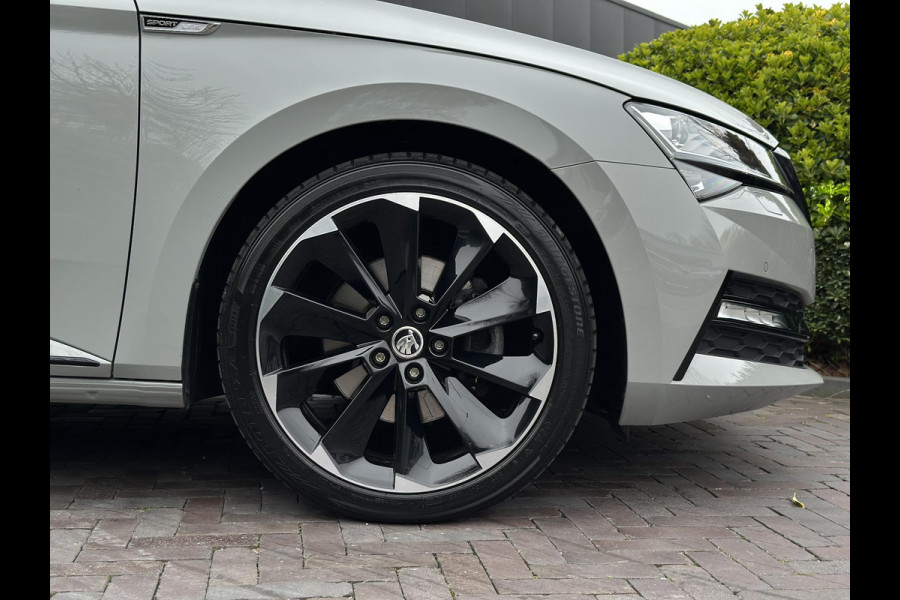 Škoda Superb Combi 1.4 TSI iV Sportline Business Panoramadak Adapt. Cruise LED Standkachel Trekhaak 19''LM