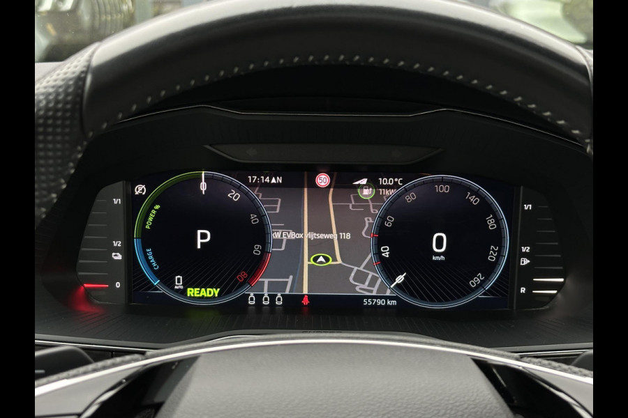 Škoda Superb Combi 1.4 TSI iV Sportline Business Panoramadak Adapt. Cruise LED Standkachel Trekhaak 19''LM