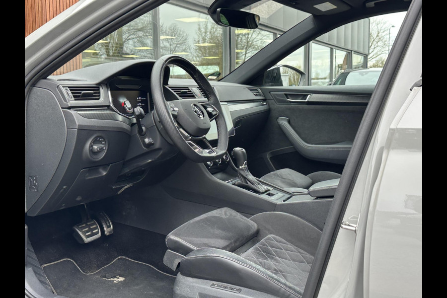 Škoda Superb Combi 1.4 TSI iV Sportline Business Panoramadak Adapt. Cruise LED Standkachel Trekhaak 19''LM