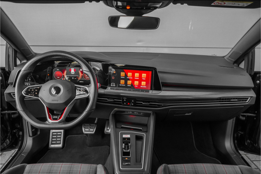 Volkswagen Golf 2.0 TSI GTI IQ Light ACC Stoelverw Camera 19"