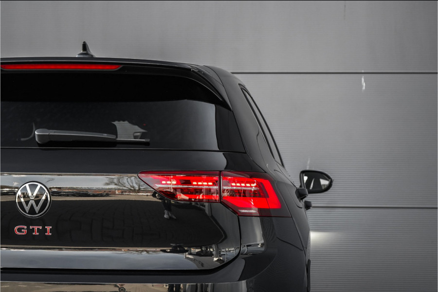 Volkswagen Golf 2.0 TSI GTI IQ Light ACC Stoelverw Camera 19"