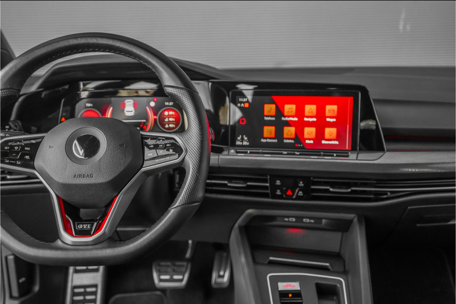 Volkswagen Golf 2.0 TSI GTI IQ Light ACC Stoelverw Camera 19"