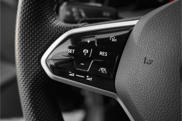 Volkswagen Golf 2.0 TSI GTI IQ Light ACC Stoelverw Camera 19"