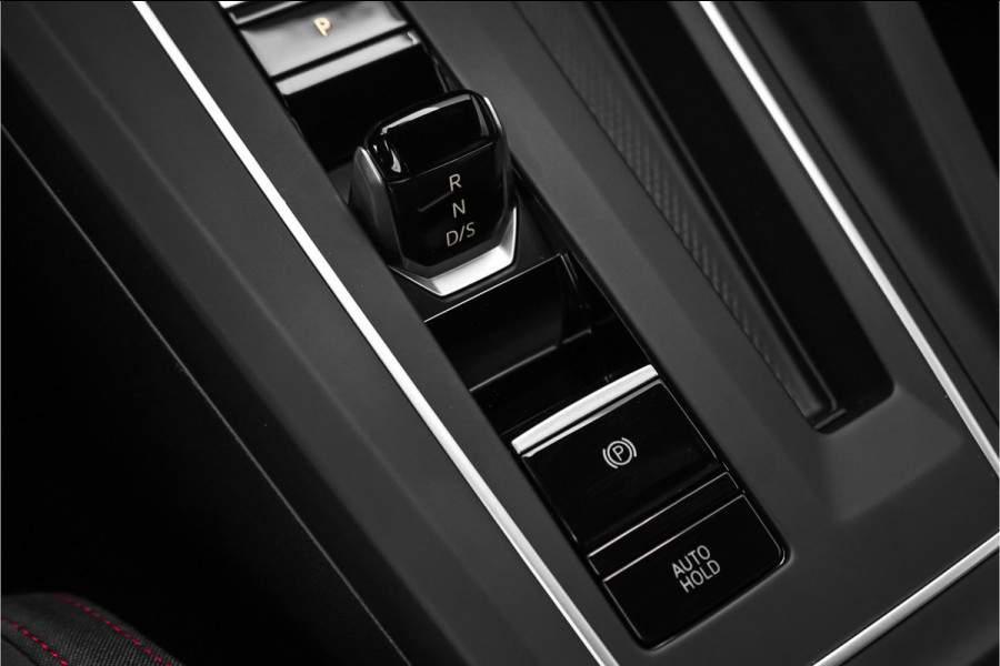 Volkswagen Golf 2.0 TSI GTI IQ Light ACC Stoelverw Camera 19"