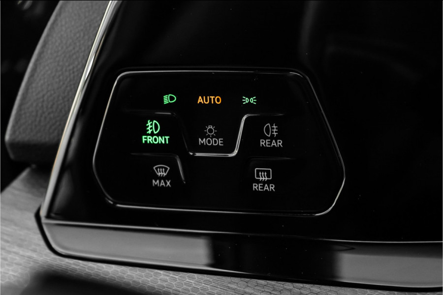 Volkswagen Golf 2.0 TSI GTI IQ Light ACC Stoelverw Camera 19"