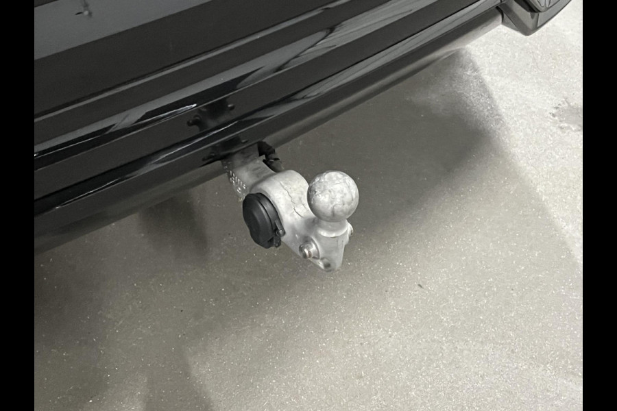 Volvo XC60 T6 Recharge Plug-in Hybrid R-Design Trekhaak | Open dak | 360 camera | Stuur-/stoelverwarming | 22'' inch wielen | Leder | Carplay