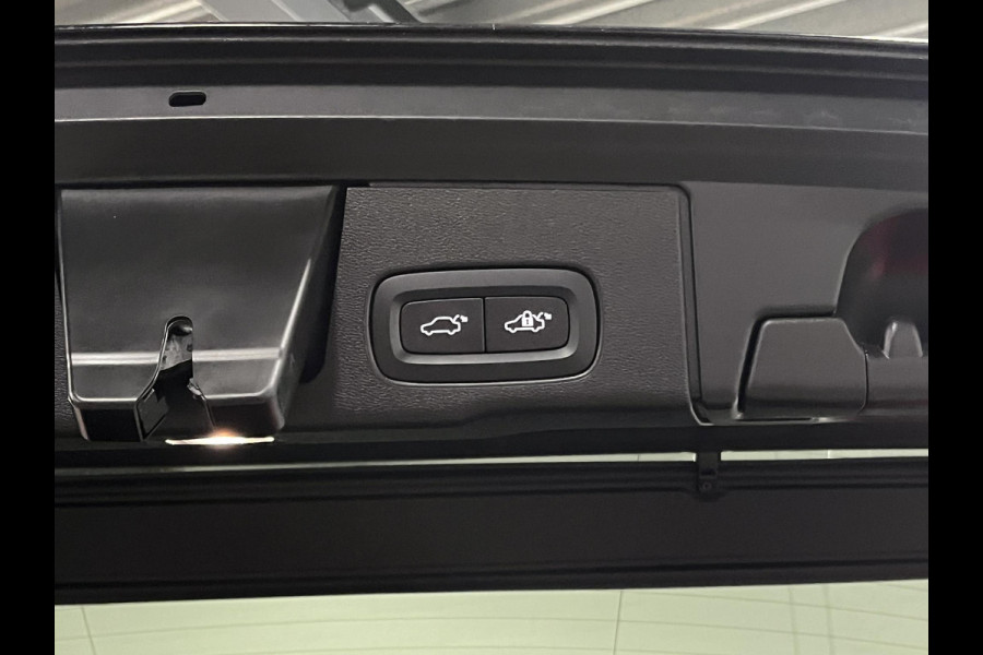 Volvo XC60 T6 Recharge Plug-in Hybrid R-Design Trekhaak | Open dak | 360 camera | Stuur-/stoelverwarming | 22'' inch wielen | Leder | Carplay