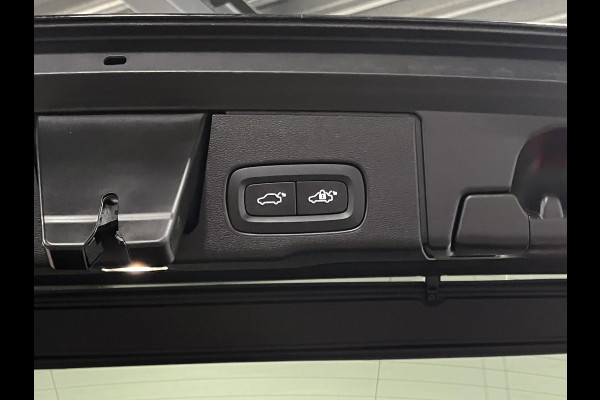 Volvo XC60 T6 Recharge Plug-in Hybrid R-Design Trekhaak | Open dak | 360 camera | Stuur-/stoelverwarming | 22'' inch wielen | Leder | Carplay
