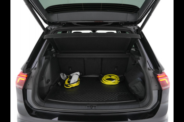 Volkswagen Tiguan 1.4 TSI Black-Style R-Line Business eHybrid ( Plug-in ) (INCL-BTW) *HEAD-UP | FULL-LED | ADAPTIVE-CRUISE | TOPVIEW | KEYLESS | DIGI-COCKPIT | HEATED-COMFORTSEATS | NAVI-FULLMAP | DAB+ | PRIVACYGLASS | ECC | CARPLAY | PDC | 20''ALU