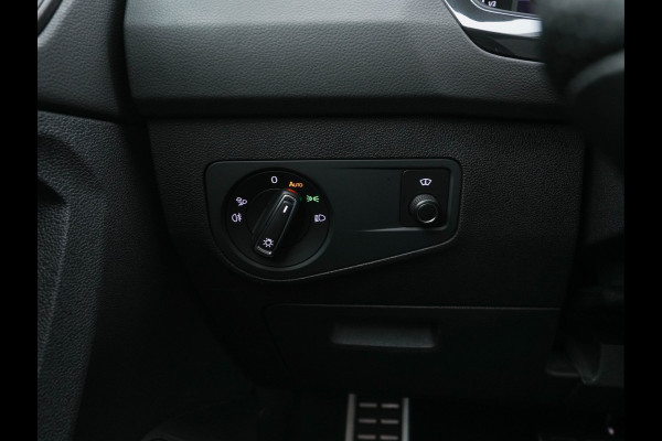 Volkswagen Tiguan 1.4 TSI Black-Style R-Line Business eHybrid ( Plug-in ) (INCL-BTW) *HEAD-UP | FULL-LED | ADAPTIVE-CRUISE | TOPVIEW | KEYLESS | DIGI-COCKPIT | HEATED-COMFORTSEATS | NAVI-FULLMAP | DAB+ | PRIVACYGLASS | ECC | CARPLAY | PDC | 20''ALU