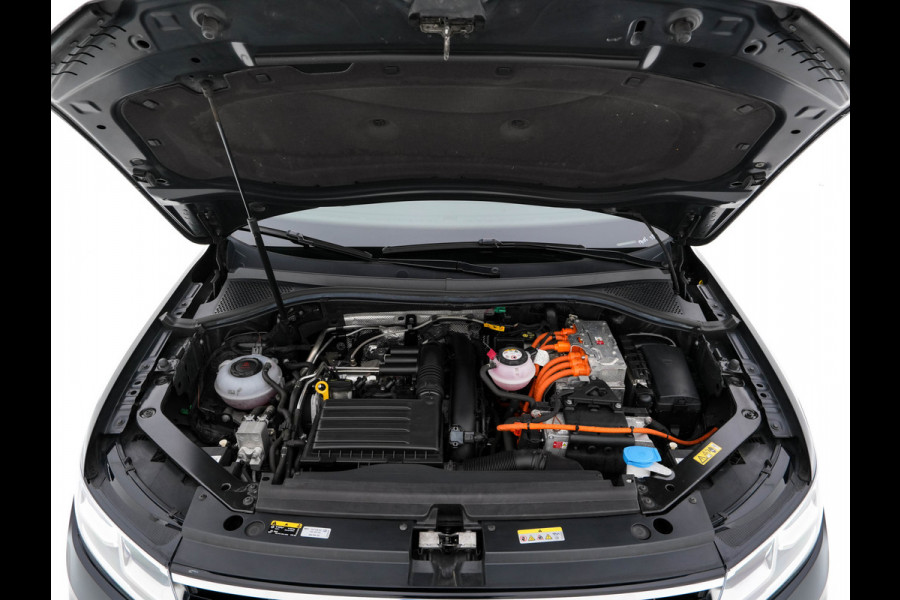 Volkswagen Tiguan 1.4 TSI Black-Style R-Line Business eHybrid ( Plug-in ) (INCL-BTW) *HEAD-UP | FULL-LED | ADAPTIVE-CRUISE | TOPVIEW | KEYLESS | DIGI-COCKPIT | HEATED-COMFORTSEATS | NAVI-FULLMAP | DAB+ | PRIVACYGLASS | ECC | CARPLAY | PDC | 20''ALU