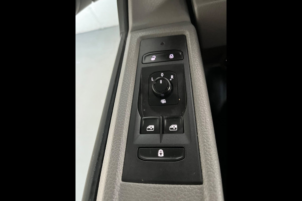 Volkswagen Transporter Automaat DSG Servicewagen 2.0 TDI 150pk L2H1 3Persoons Sortimo Inrichting, Airco, Navigatie, RIJKLAARPRIJS!
