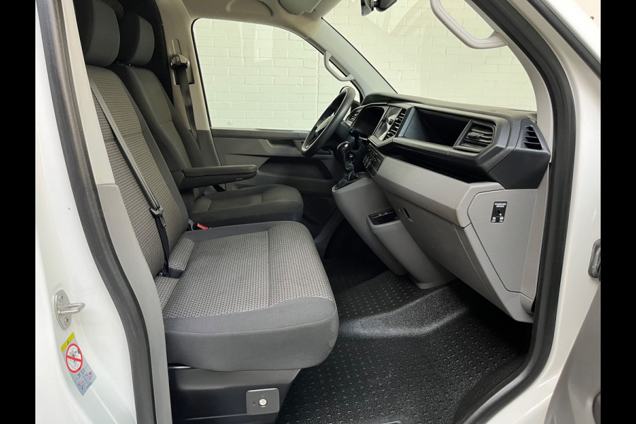 Volkswagen Transporter Automaat DSG Servicewagen 2.0 TDI 150pk L2H1 3Persoons Sortimo Inrichting, Airco, Navigatie, RIJKLAARPRIJS!
