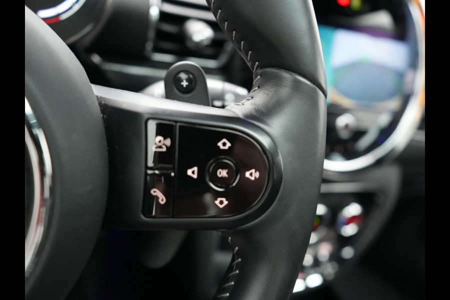 MINI Clubman 2.0 Cooper S John Cooper Works FACELIFT 179pk Dealer O.H | Panodak | Adaptive Cruise | Alcantara JCW Sportstoelen | Head Up | Harman Kardon | 19"L.M | Trekhaak Afn. | Camera | Keyless |