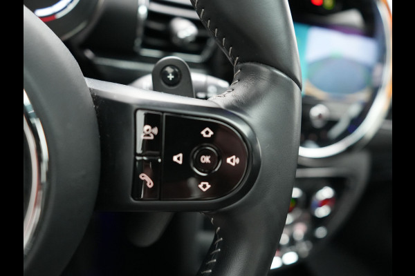 MINI Clubman 2.0 Cooper S John Cooper Works FACELIFT 179pk Dealer O.H | Panodak | Adaptive Cruise | Alcantara JCW Sportstoelen | Head Up | Harman Kardon | 19"L.M | Trekhaak Afn. | Camera | Keyless |