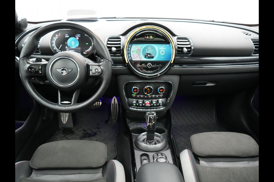 MINI Clubman 2.0 Cooper S John Cooper Works FACELIFT 179pk Dealer O.H | Panodak | Adaptive Cruise | Alcantara JCW Sportstoelen | Head Up | Harman Kardon | 19"L.M | Trekhaak Afn. | Camera | Keyless |