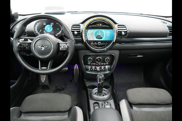 MINI Clubman 2.0 Cooper S John Cooper Works FACELIFT 179pk Dealer O.H | Panodak | Adaptive Cruise | Alcantara JCW Sportstoelen | Head Up | Harman Kardon | 19"L.M | Trekhaak Afn. | Camera | Keyless |