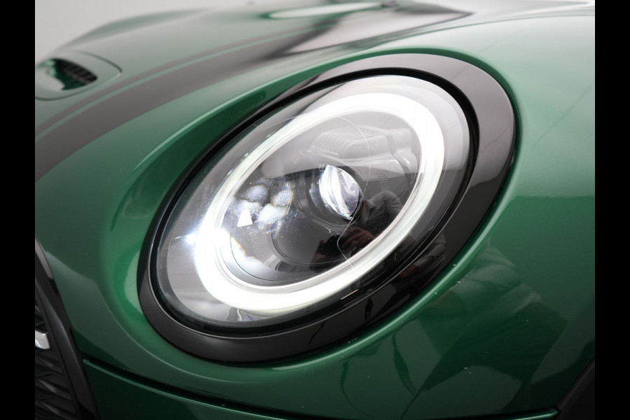 MINI Clubman 2.0 Cooper S John Cooper Works FACELIFT 179pk Dealer O.H | Panodak | Adaptive Cruise | Alcantara JCW Sportstoelen | Head Up | Harman Kardon | 19"L.M | Trekhaak Afn. | Camera | Keyless |