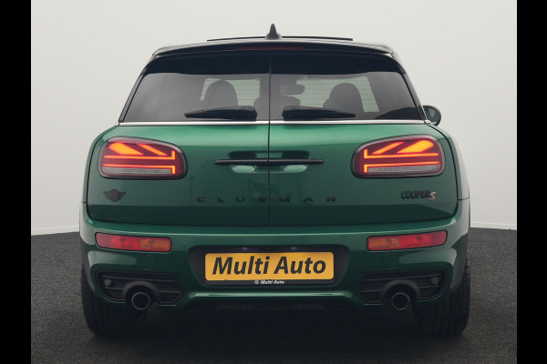 MINI Clubman 2.0 Cooper S John Cooper Works FACELIFT 179pk Dealer O.H | Panodak | Adaptive Cruise | Alcantara JCW Sportstoelen | Head Up | Harman Kardon | 19"L.M | Trekhaak Afn. | Camera | Keyless |