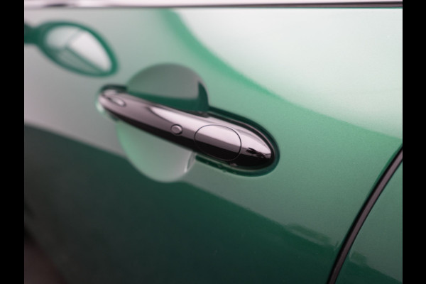 MINI Clubman 2.0 Cooper S John Cooper Works FACELIFT 179pk Dealer O.H | Panodak | Adaptive Cruise | Alcantara JCW Sportstoelen | Head Up | Harman Kardon | 19"L.M | Trekhaak Afn. | Camera | Keyless |