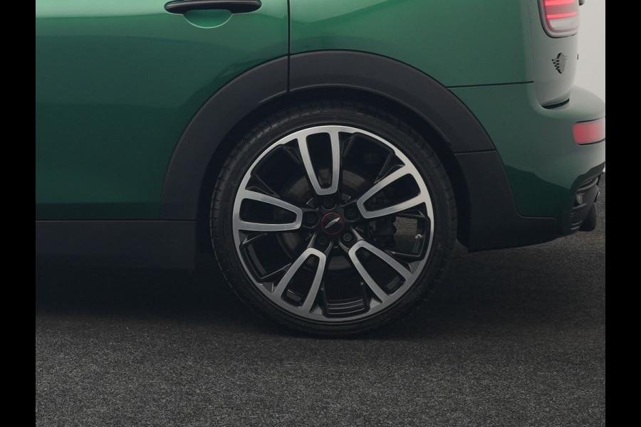 MINI Clubman 2.0 Cooper S John Cooper Works FACELIFT 179pk Dealer O.H | Panodak | Adaptive Cruise | Alcantara JCW Sportstoelen | Head Up | Harman Kardon | 19"L.M | Trekhaak Afn. | Camera | Keyless |