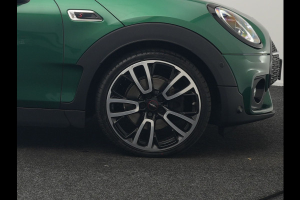 MINI Clubman 2.0 Cooper S John Cooper Works FACELIFT 179pk Dealer O.H | Panodak | Adaptive Cruise | Alcantara JCW Sportstoelen | Head Up | Harman Kardon | 19"L.M | Trekhaak Afn. | Camera | Keyless |