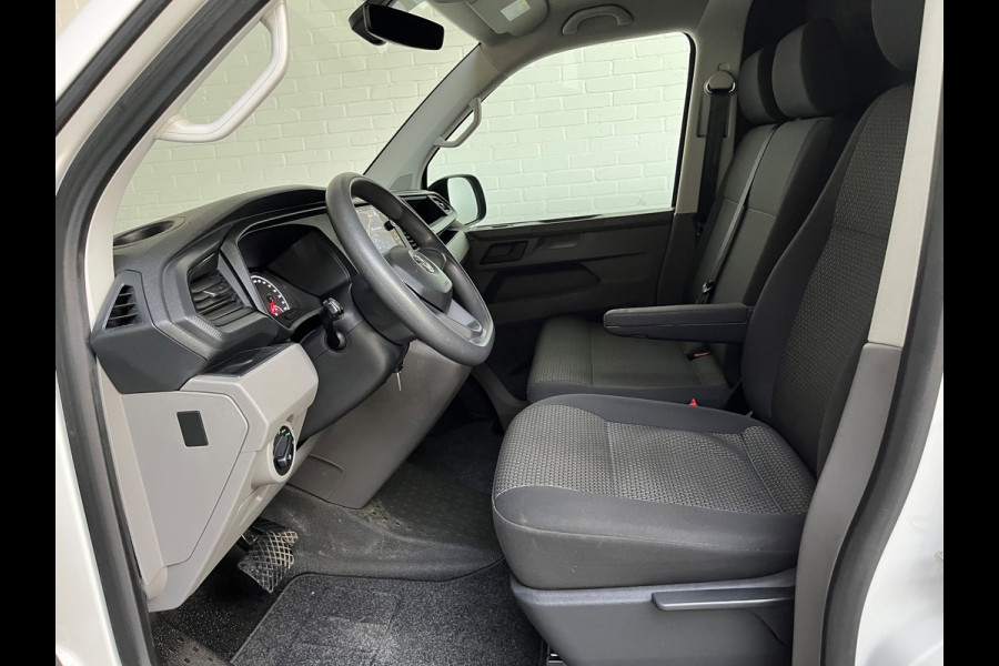 Volkswagen Transporter Automaat DSG Servicewagen 2.0 TDI 150pk L2H1 3Persoons Sortimo Inrichting, Airco, Navigatie, RIJKLAARPRIJS!