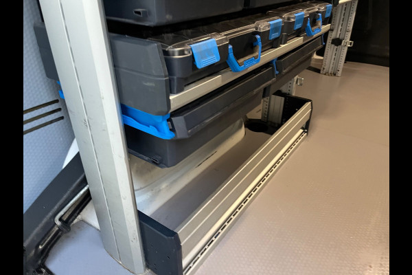 Volkswagen Transporter Automaat DSG Servicewagen 2.0 TDI 150pk L2H1 3Persoons Sortimo Inrichting, Airco, Navigatie, RIJKLAARPRIJS!