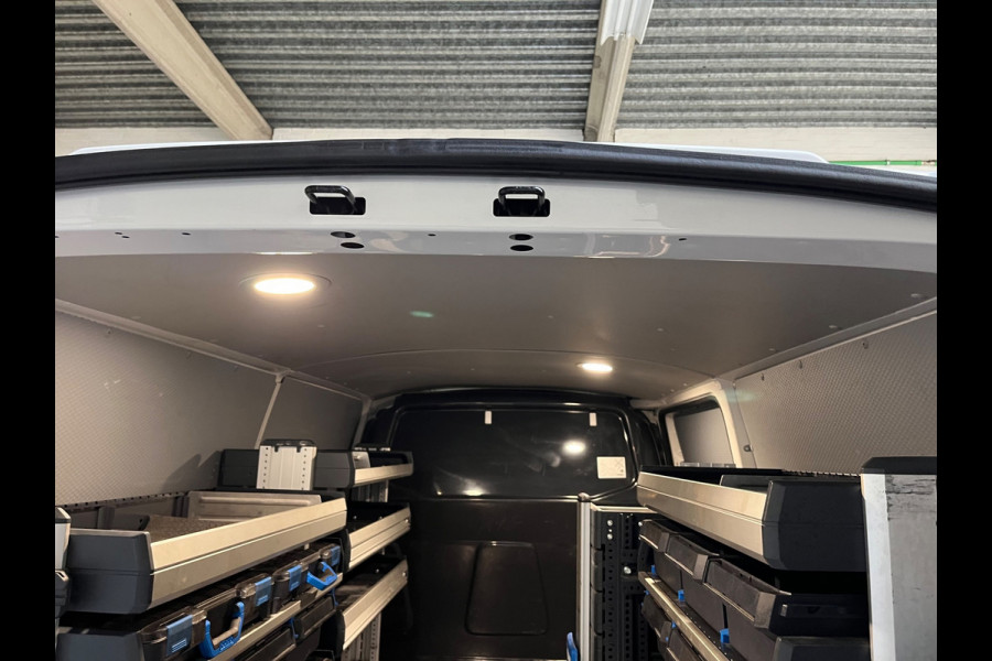 Volkswagen Transporter Automaat DSG Servicewagen 2.0 TDI 150pk L2H1 3Persoons Sortimo Inrichting, Airco, Navigatie, RIJKLAARPRIJS!