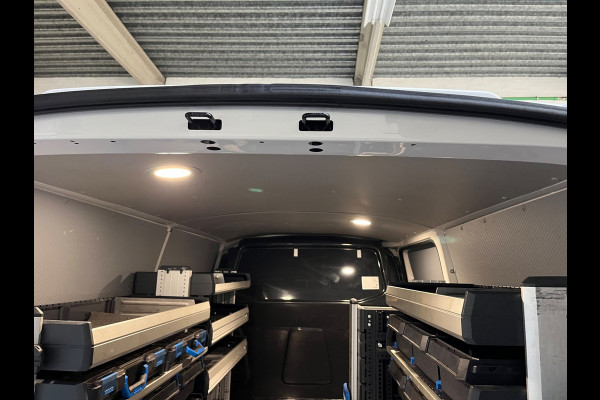 Volkswagen Transporter Automaat DSG Servicewagen 2.0 TDI 150pk L2H1 3Persoons Sortimo Inrichting, Airco, Navigatie, RIJKLAARPRIJS!