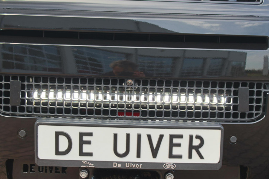 Land Rover Defender D240 110 S 7 Seater incl. Btw / BPM geel kenteken „De Uiver” Special Lier