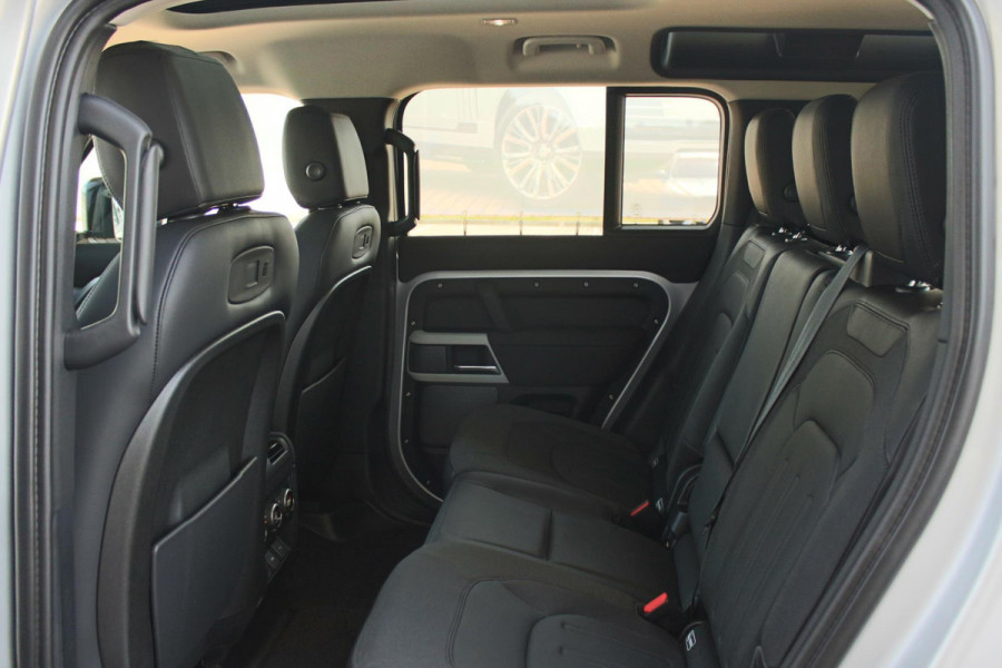 Land Rover Defender D240 110 S 7 Seater incl. Btw / BPM geel kenteken „De Uiver” Special Lier