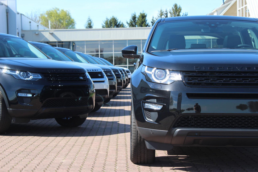Land Rover Defender D240 110 S 7 Seater incl. Btw / BPM geel kenteken „De Uiver” Special Lier