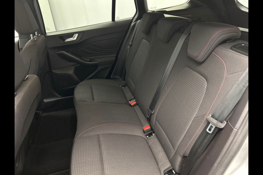 Ford FOCUS Wagon 1.0 EcoBoost ST Line Business | Origineel NL | Trekhaak | Adaptieve Cruise/Control | Carplay | Camera |