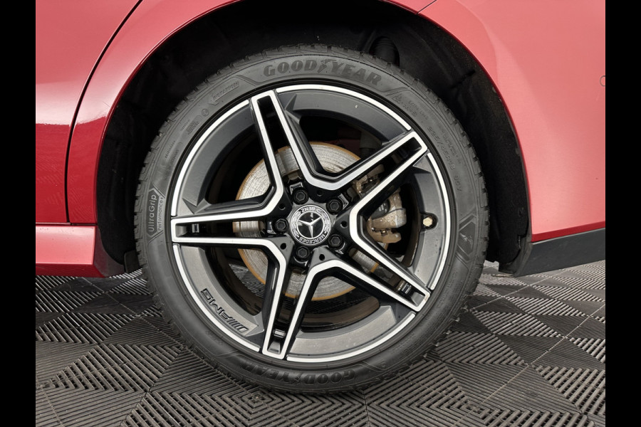 Mercedes-Benz CLA-Klasse 250 e AMG Limited Business Solution (Plug-in) (INCL-BTW) Aut. *PANO | LEATHER-MICROFIBRE | MULTIBEAM-LED | BLINDSPOT | WIDESCREEN-COCKPIT | AMBIENTLIGHT | CAMERA | M-BUX-NAVI | ECC | SHIFTPADDLES | PDC | ADAPTIVE-CRUISE | DAB | 18"ALU*