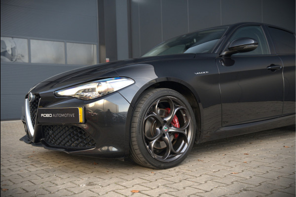 Alfa Romeo Giulia 2.0 T AWD Veloce Q4 | Harman Kardon | Stuurverwarming | Stoelverwarming | Memory Seat | Keyless | Adaptive Cruise Control | Camera | Navigatie | DNA | Leer | QV Velgen | Elektrische Stoelen | Dodehoek Detectie |