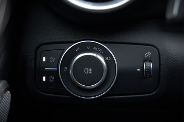 Alfa Romeo Giulia 2.0 T AWD Veloce Q4 | Harman Kardon | Stuurverwarming | Stoelverwarming | Memory Seat | Keyless | Adaptive Cruise Control | Camera | Navigatie | DNA | Leer | QV Velgen | Elektrische Stoelen | Dodehoek Detectie |