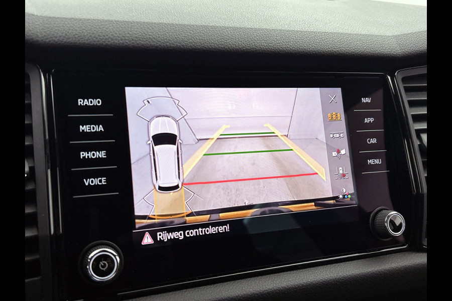 Škoda Kodiaq 1.5 TSI Sportline Business(Goed OnderH, Carplay/ Android, StoelV V+A, Camera, Navi, Addapt Cruise, Parkeersen, Etc)
