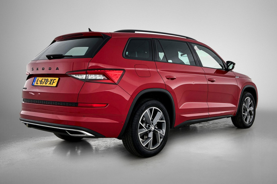 Škoda Kodiaq 1.5 TSI Sportline Business(Goed OnderH, Carplay/ Android, StoelV V+A, Camera, Navi, Addapt Cruise, Parkeersen, Etc)