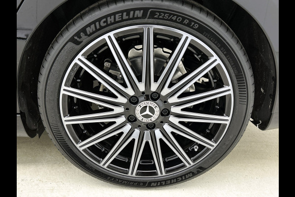 Mercedes-Benz CLA-Klasse 200 Business Solution AMG | Premium Plus | Winterpakket | Rijassistentiepakket | Nightpakket | MBUX Augmented Reality navigatie | Smartphone integratie | URBAN GUARD |