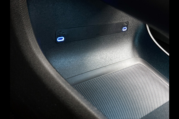 Mercedes-Benz CLA-Klasse 200 Business Solution AMG | Premium Plus | Winterpakket | Rijassistentiepakket | Nightpakket | MBUX Augmented Reality navigatie | Smartphone integratie | URBAN GUARD |