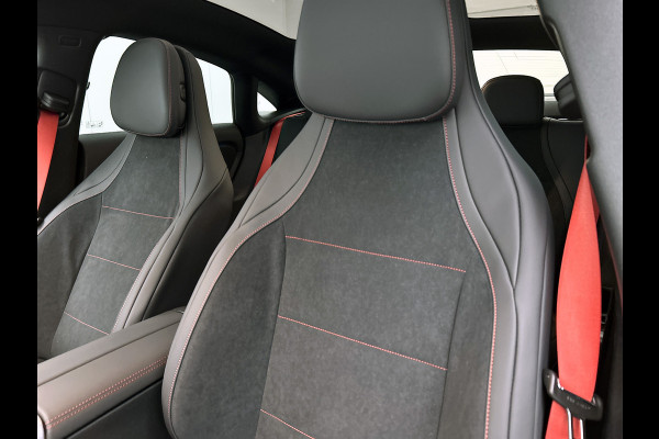 Mercedes-Benz CLA-Klasse 200 Business Solution AMG | Premium Plus | Winterpakket | Rijassistentiepakket | Nightpakket | MBUX Augmented Reality navigatie | Smartphone integratie | URBAN GUARD |