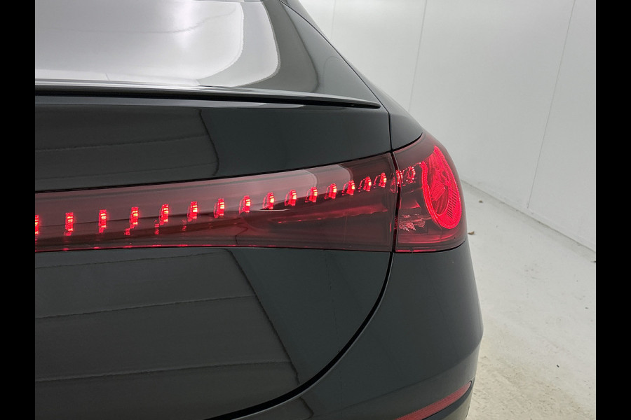 Mercedes-Benz CLA-Klasse 200 Business Solution AMG | Premium Plus | Winterpakket | Rijassistentiepakket | Nightpakket | MBUX Augmented Reality navigatie | Smartphone integratie | URBAN GUARD |